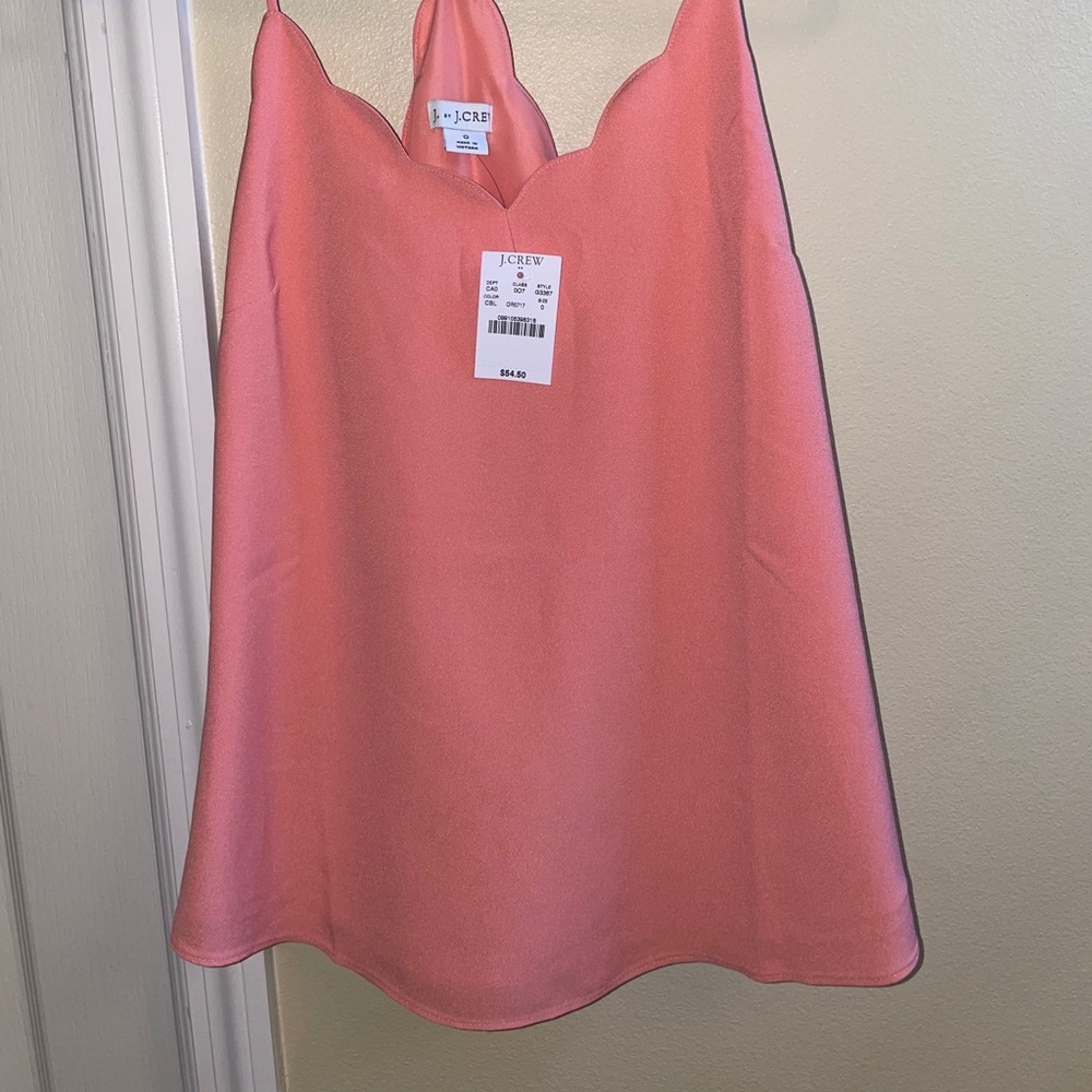 Scalloped tank